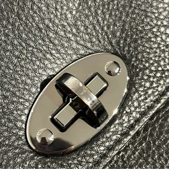 Genuine Leather Danier Crossbody - Picture 4 of 7